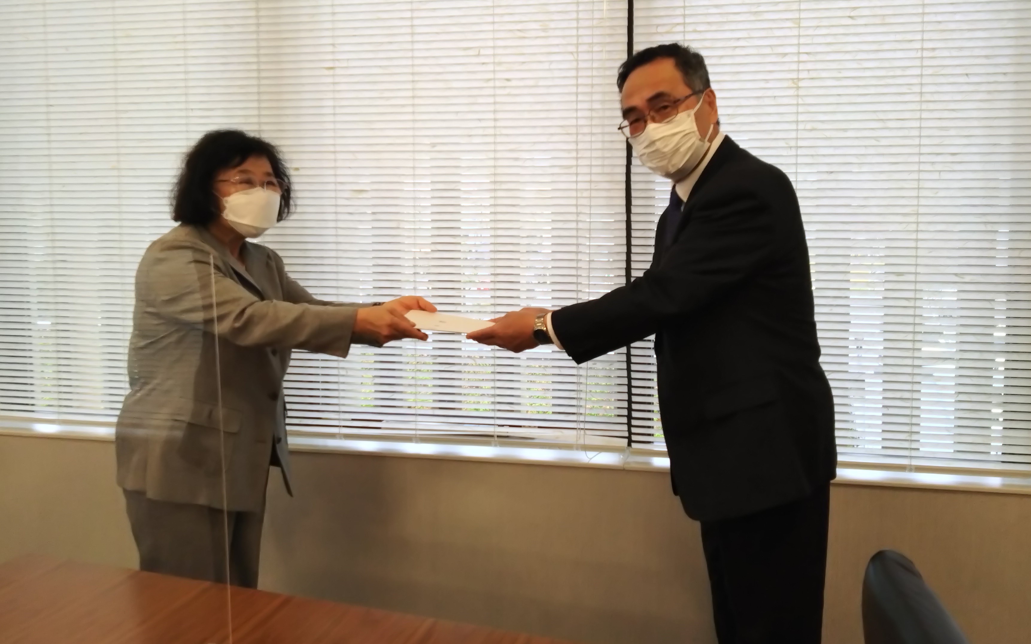 審議会答申写真